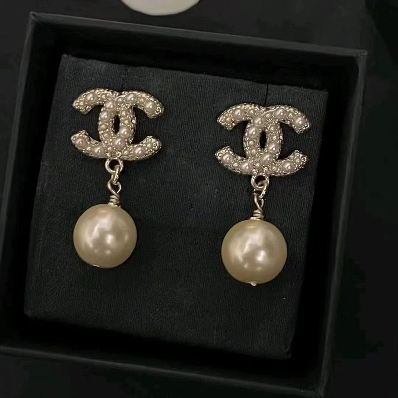 Women's Trendy Letter Earrings