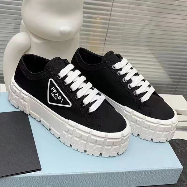 Fashionable Letter Print Thick-soled Sneakers