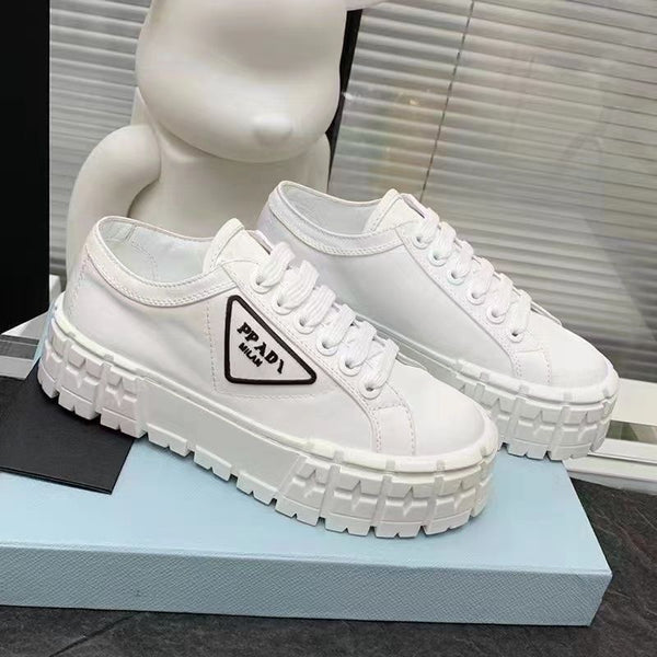Fashionable Letter Print Thick-soled Sneakers