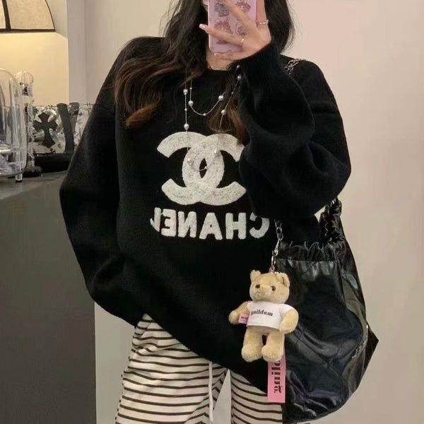 Women's Round Neck Long Sleeve Loose Knitted Sweater
