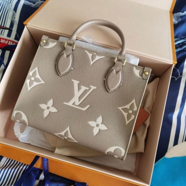 Handmade Leather Handbag On The Go Black