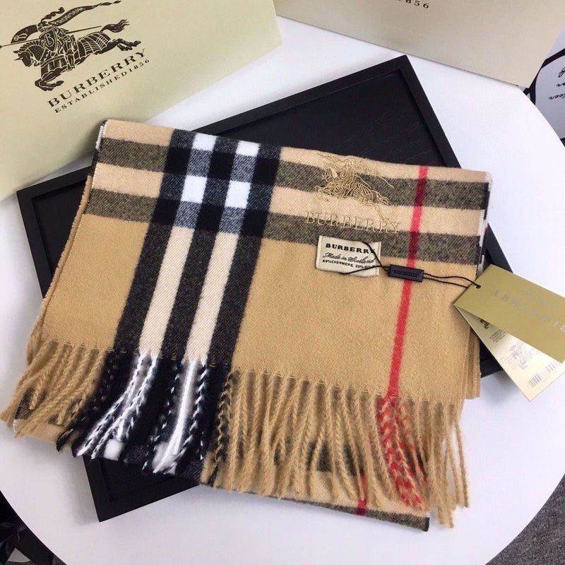 New In Letter Printed Warm Scarf
