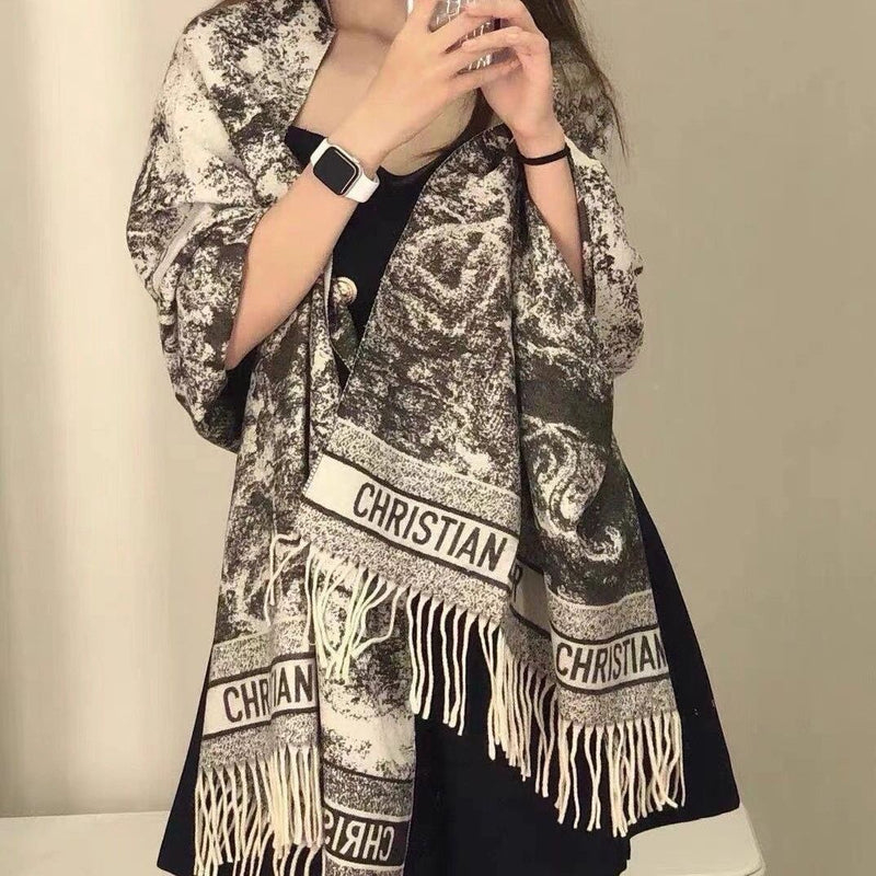 Classic Style Letter Printed Warm Scarf