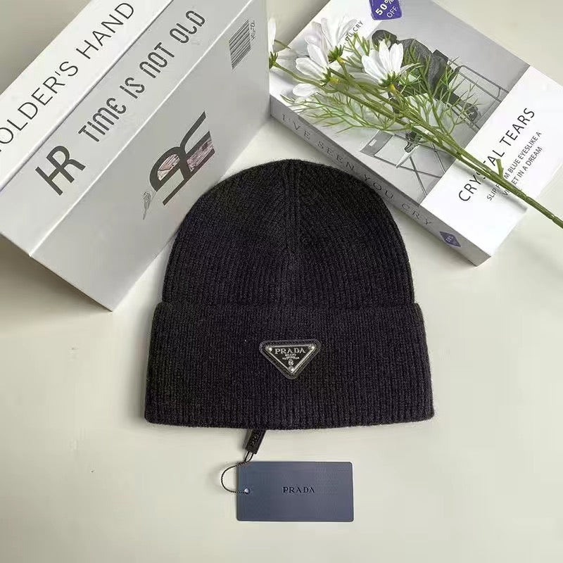 Fashionable Warm Hnitted Hat