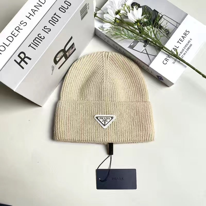 Fashionable Warm Hnitted Hat