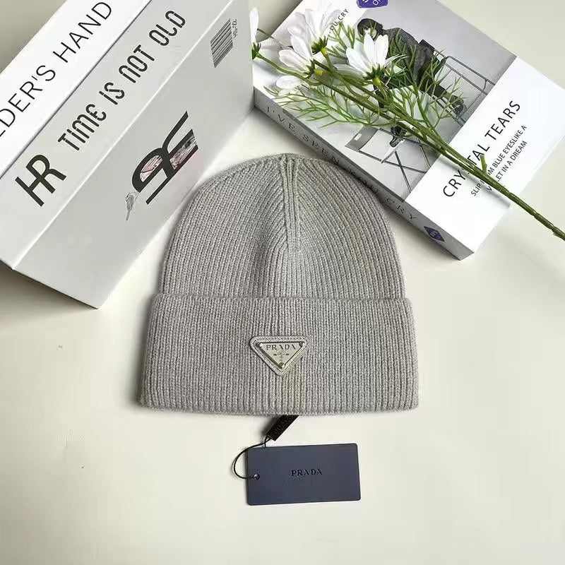Fashionable Warm Hnitted Hat
