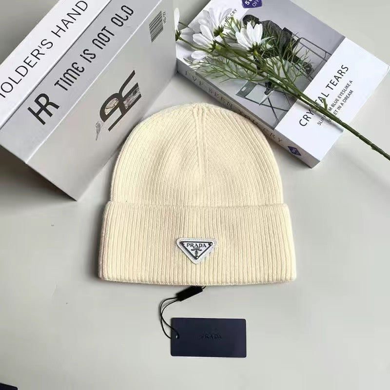 Fashionable Warm Hnitted Hat