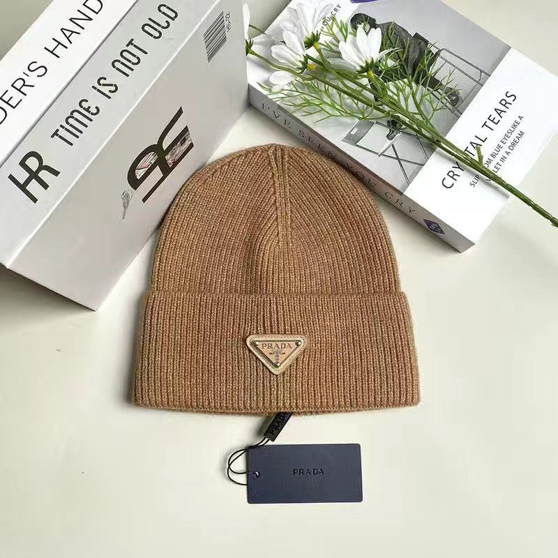 Fashionable Warm Hnitted Hat