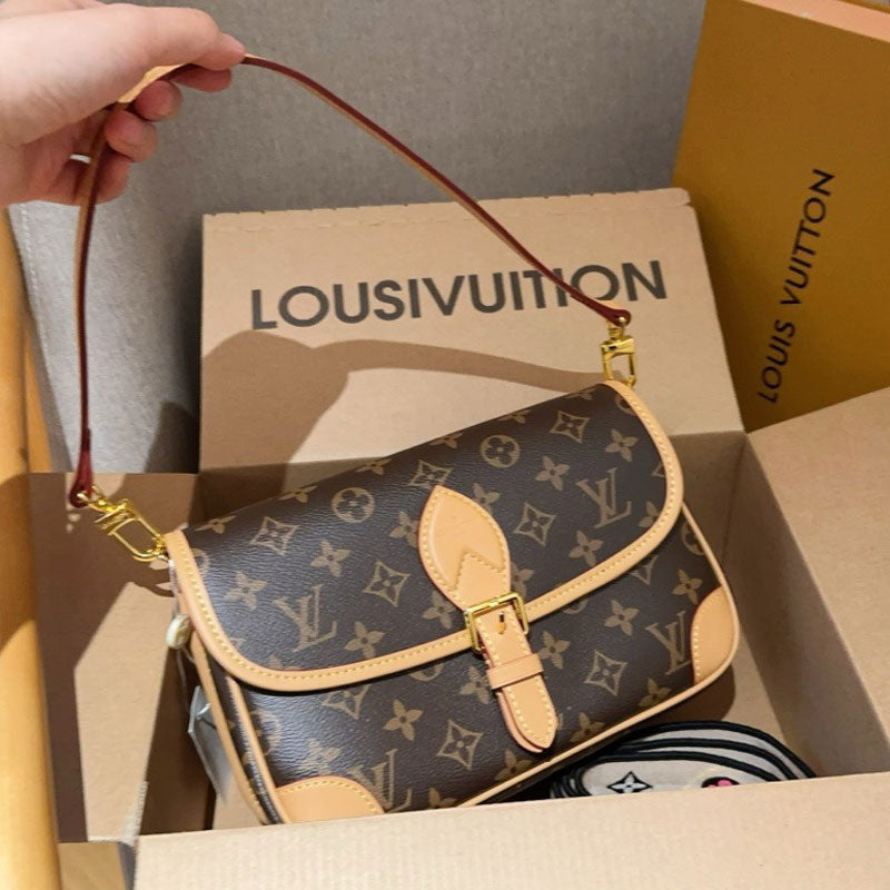 Fashion Letter Printed Baguette Bag