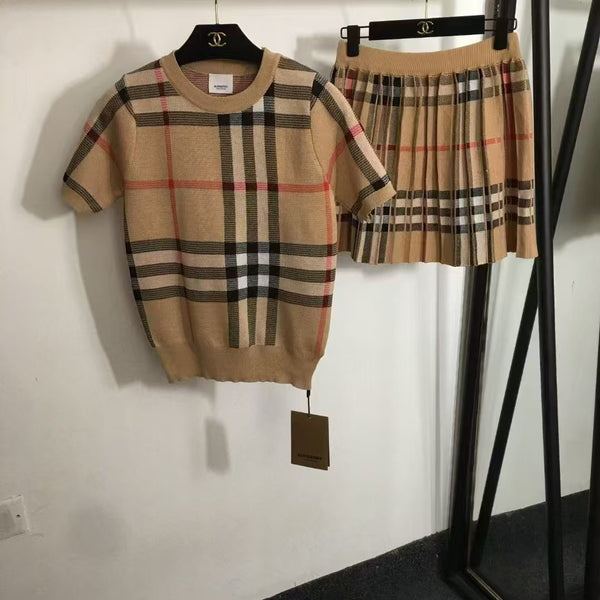 Fashion Casual Plaid Pleated Skirt Round Neck T-shirt Set