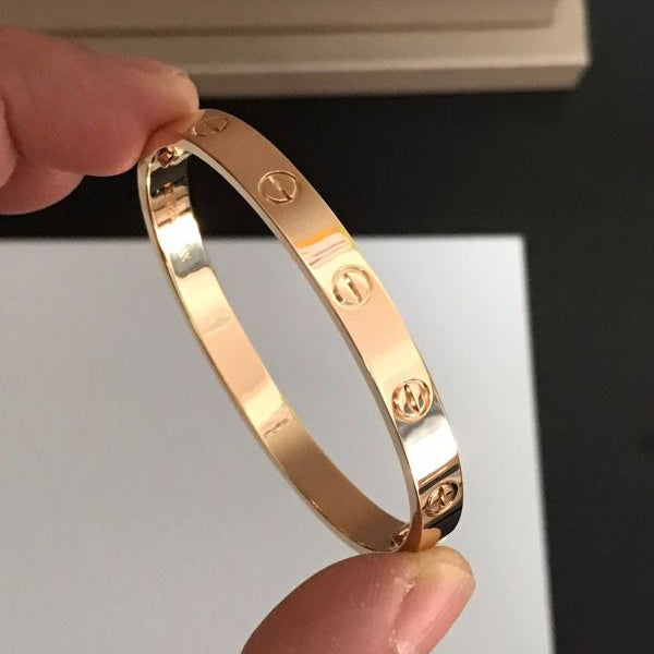 Classic Golden Bracelet