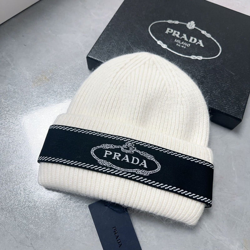 Popular Letter Printed Knitted Hats