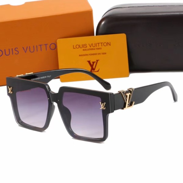 Fashion Sunglass With Letter