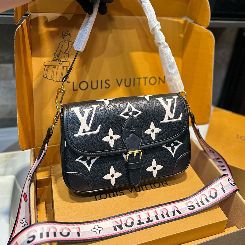 Fashion Letter Printed Baguette Bag