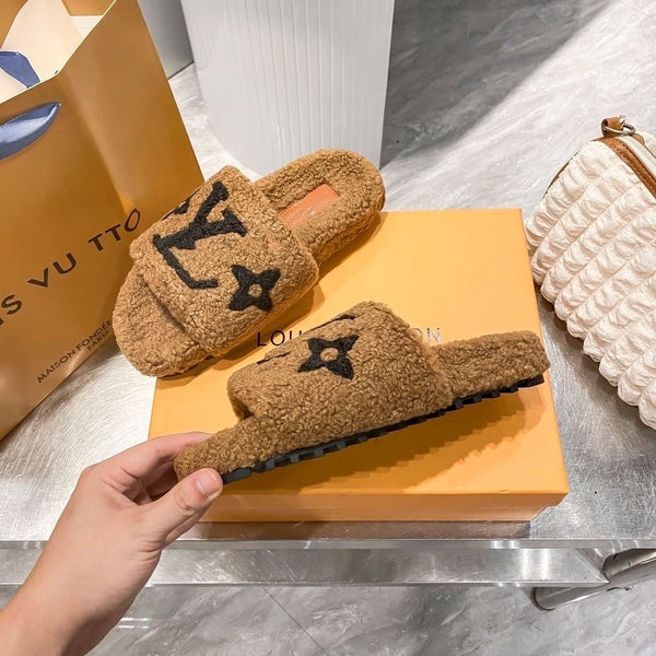 Women's Fashionable Thick-soled Genuine Leather Slippers