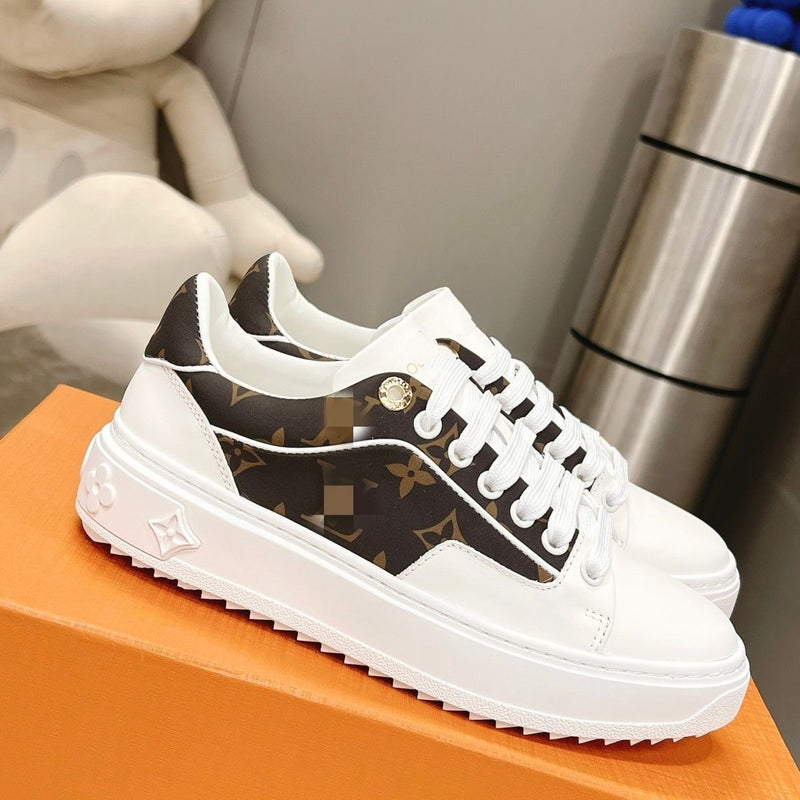 White Fashion Leisure Sneakers