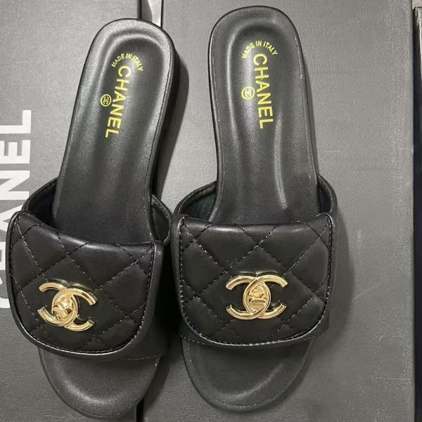 Diamond-patterned Fashionable Flat-soled Sandals