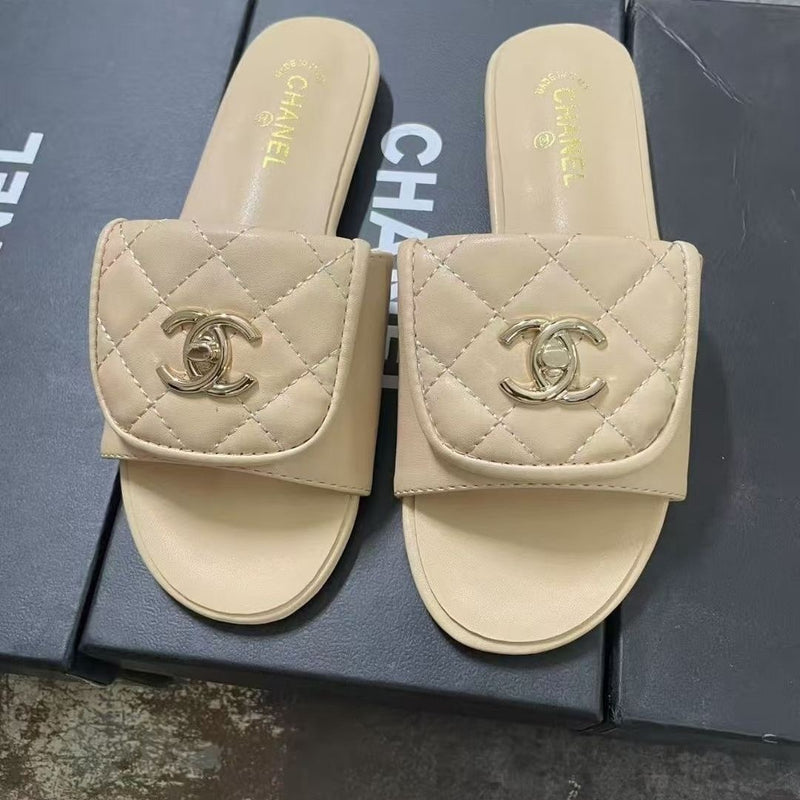 Diamond-patterned Fashionable Flat-soled Sandals