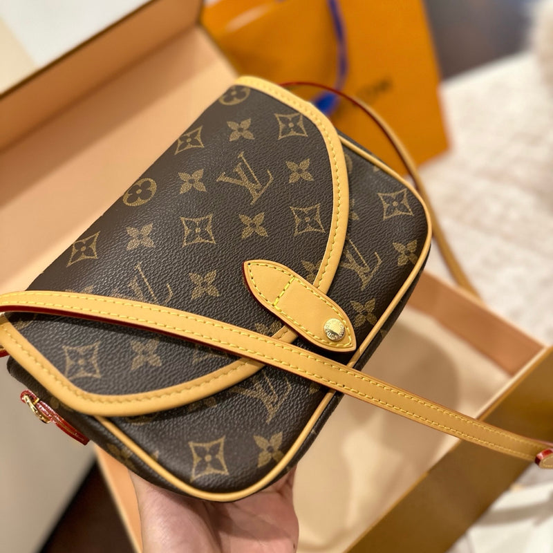 Fashion Letter Printed Shoulder Bag
