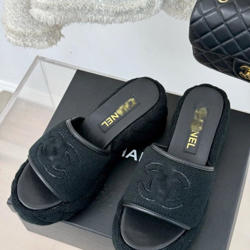 Letter Embroidered Rhombus Thick Slippers