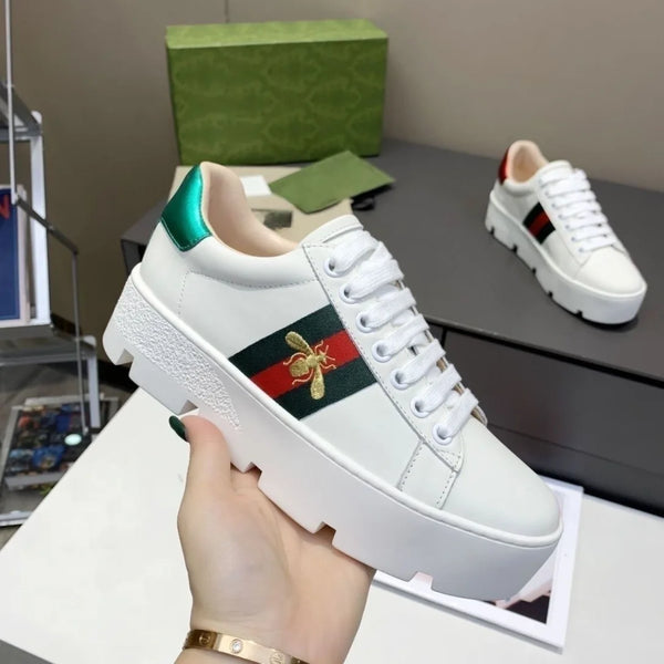 Fashion and Versatile Casual Bee Sports Shoes