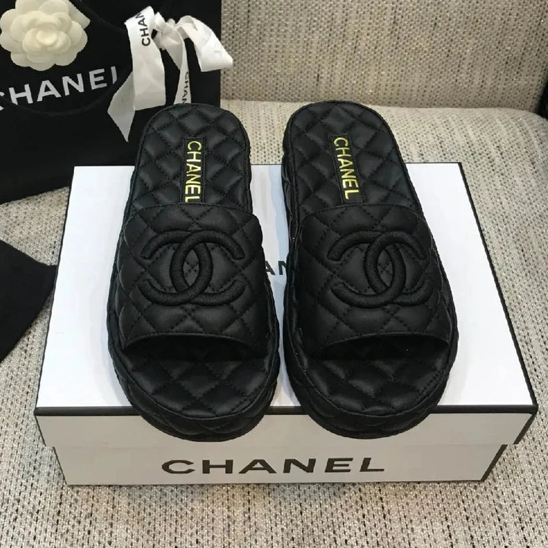 Letter Embroidered Rhombus Thick Slippers