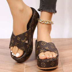 Ladies Fashion Luxury Slippers And Flip-Flops