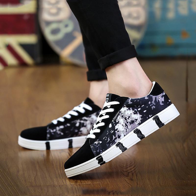 Canvas Cloth Lace Up Men's Sneakers