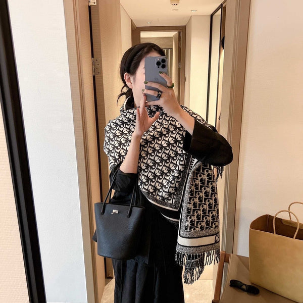 Fashionable Women's Printed Scarf