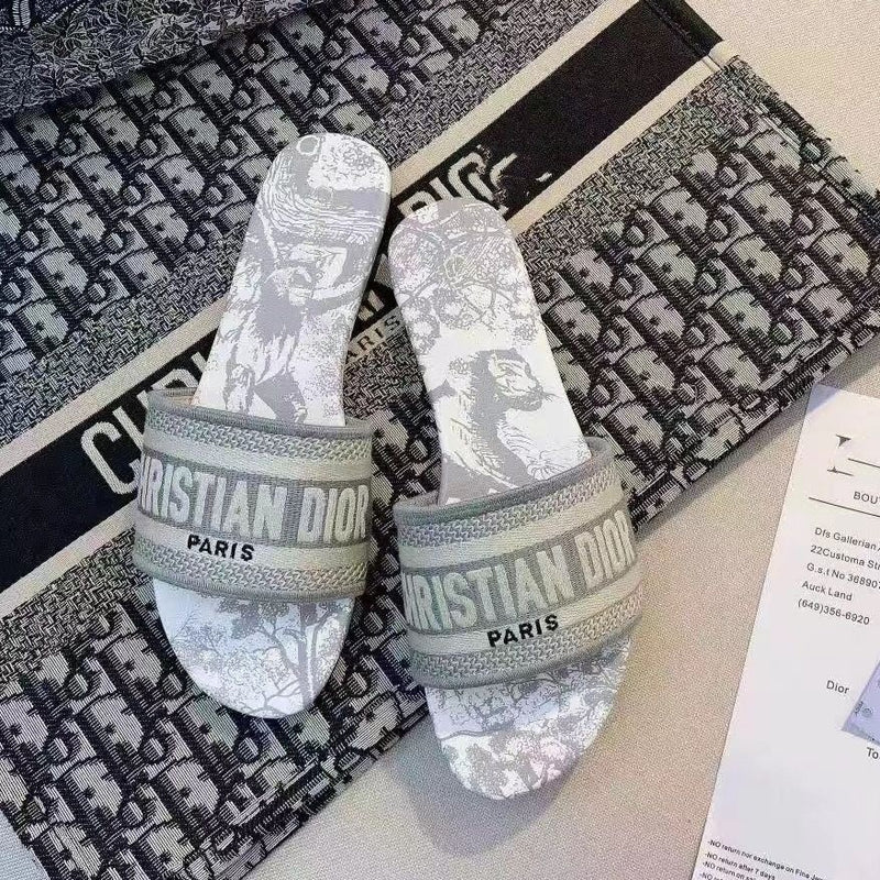 New Summer Grade Women's Slippers