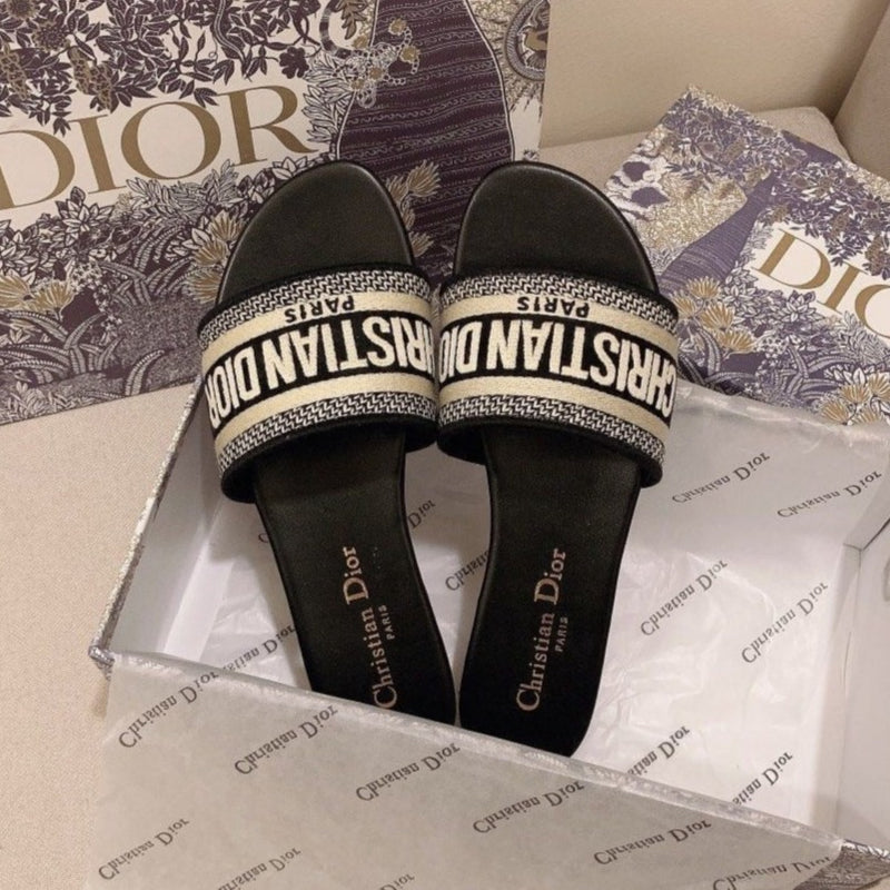 New Summer Grade Women's Slippers