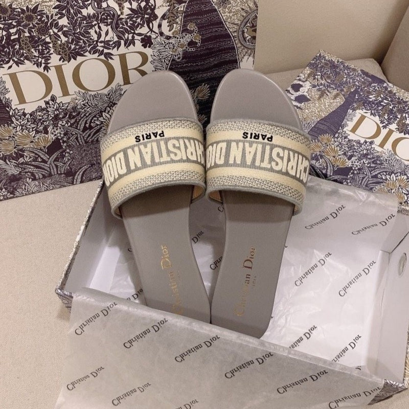 New Summer Grade Women's Slippers