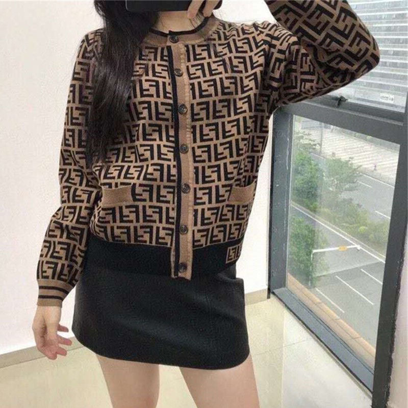 Loose And Versatile Knit Shirt