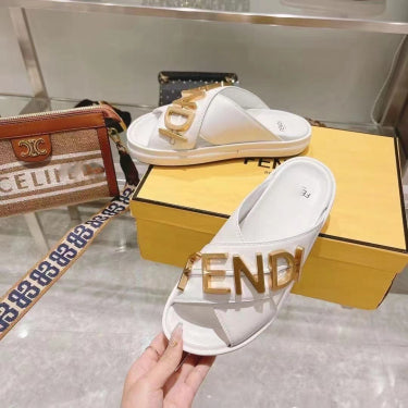 Metal Buckle Beach Sandals Retro Platform Sandals And Slipper