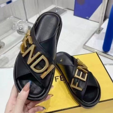 Metal Buckle Beach Sandals Retro Platform Sandals And Slipper