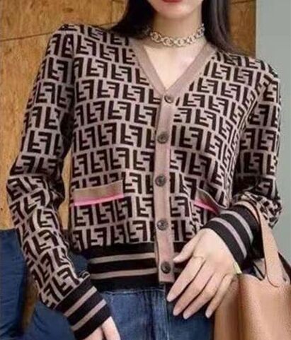 Loose And Versatile Knit Shirt