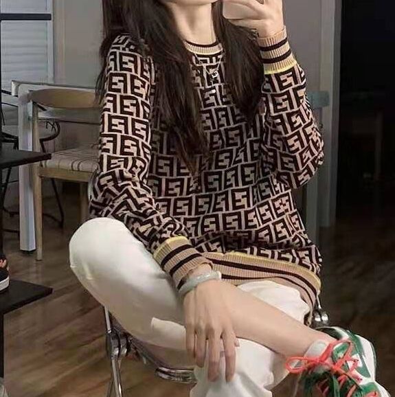 Loose And Versatile Knit Shirt