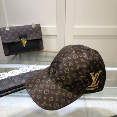 New Letter Embroidery Baseball Cap