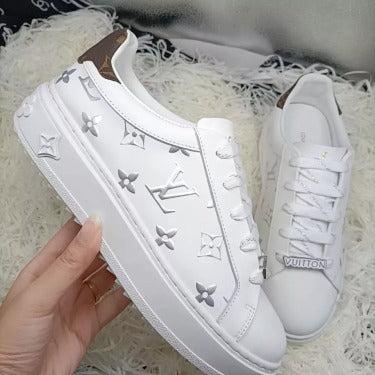 Latest White Fashion Leisure Sneakers